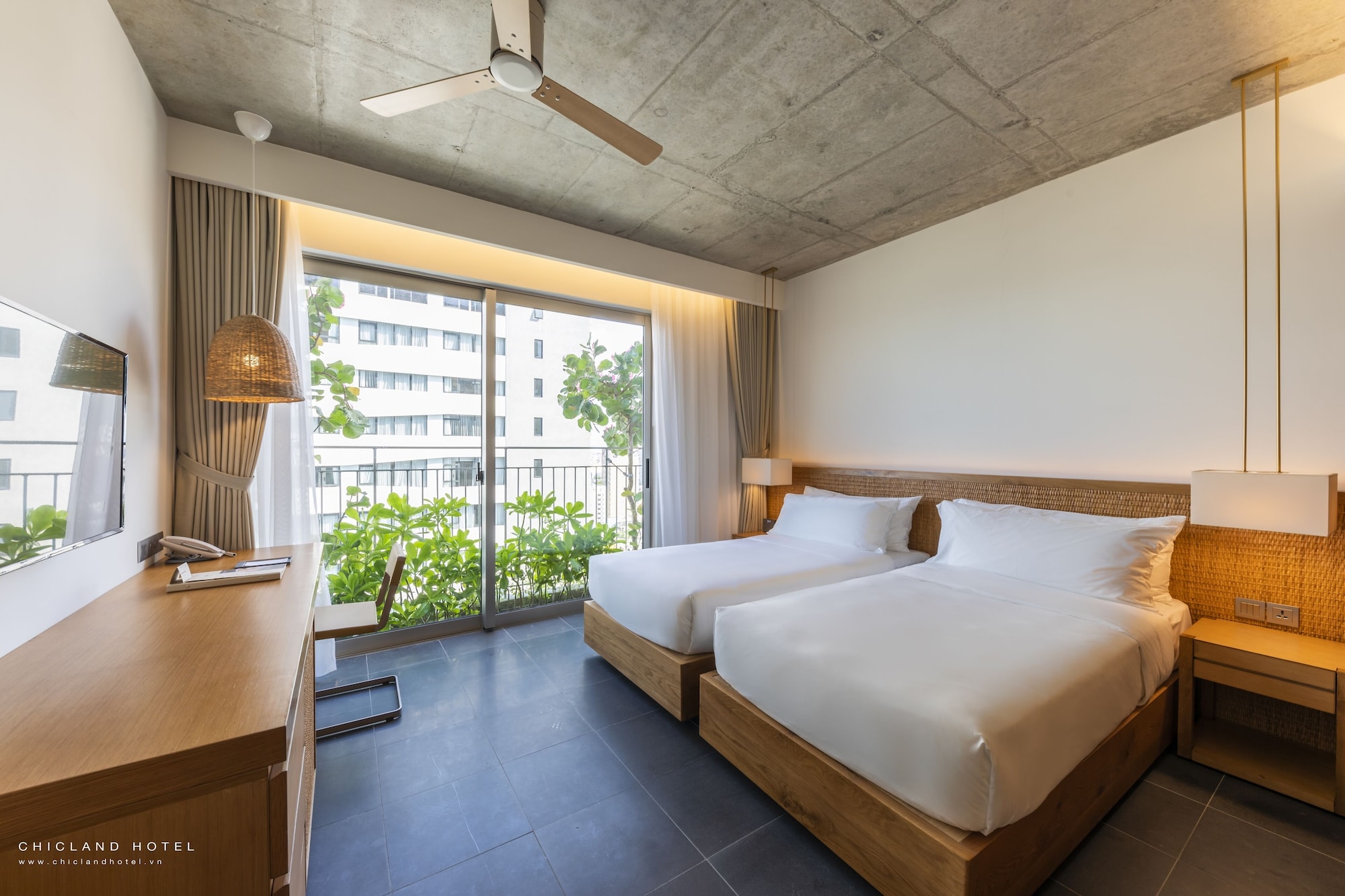 DELUXE, TWIN BEDS, BALCONY