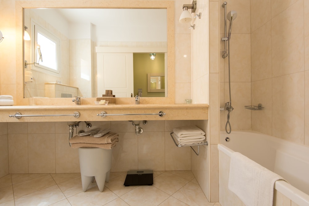 Myrties Boutique Apartments 49/50