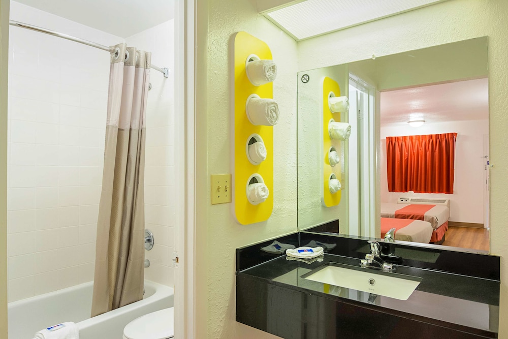 Motel6 Gainesville, GA 60/65