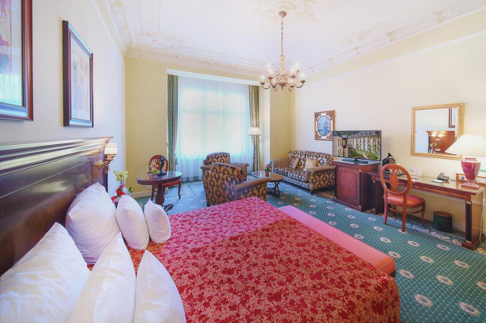 JUNIOR SUITE