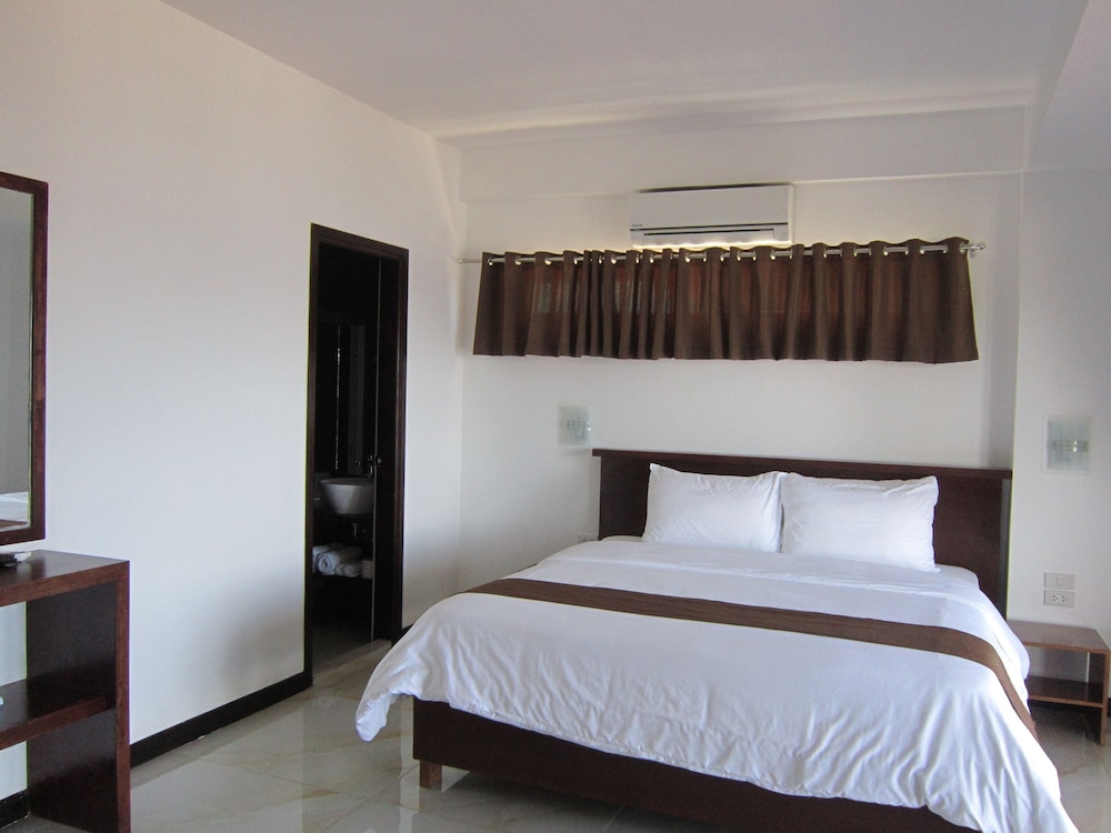 Manarra Seaview Resort 18/67