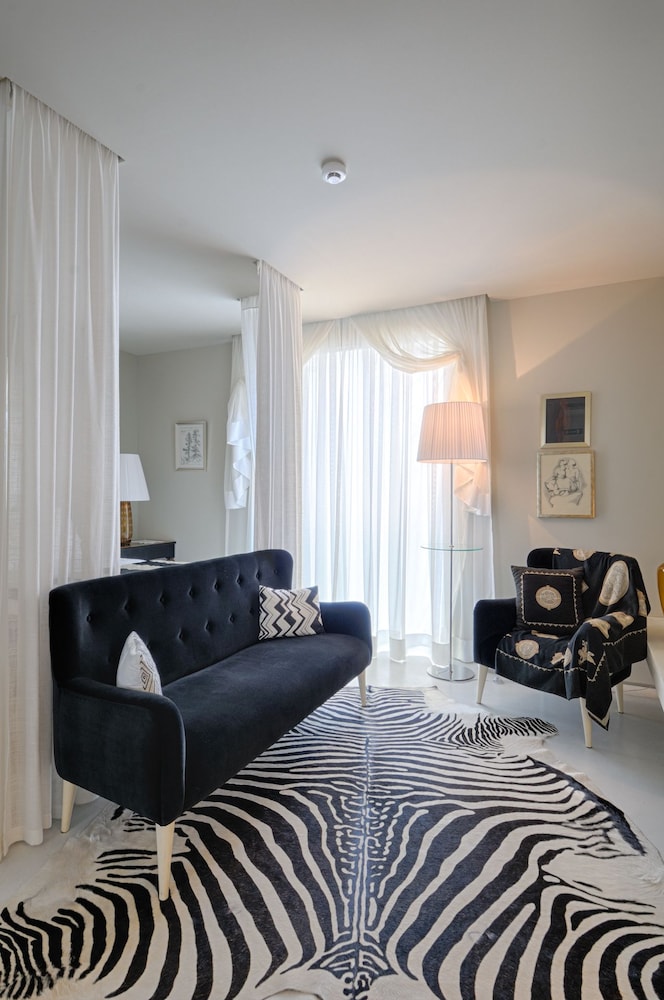 Carmo's Boutique Hotel 60/86