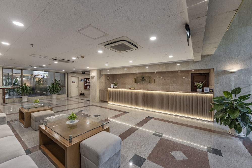 Garden View Court Serviced Apartments 9/50
