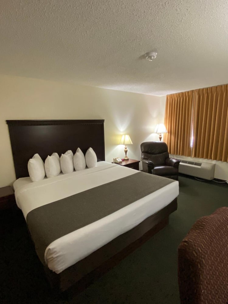 Brookwood Inn 17/46