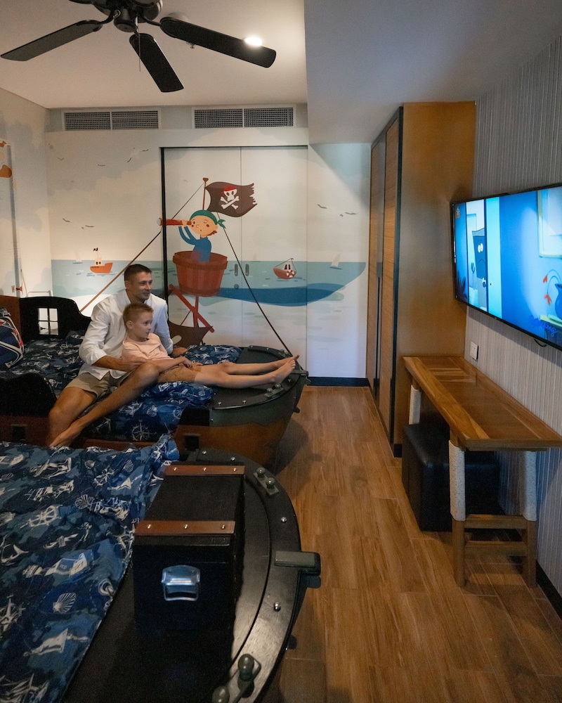 Avani+ Mai Khao Phuket Suites and Villas 30/50