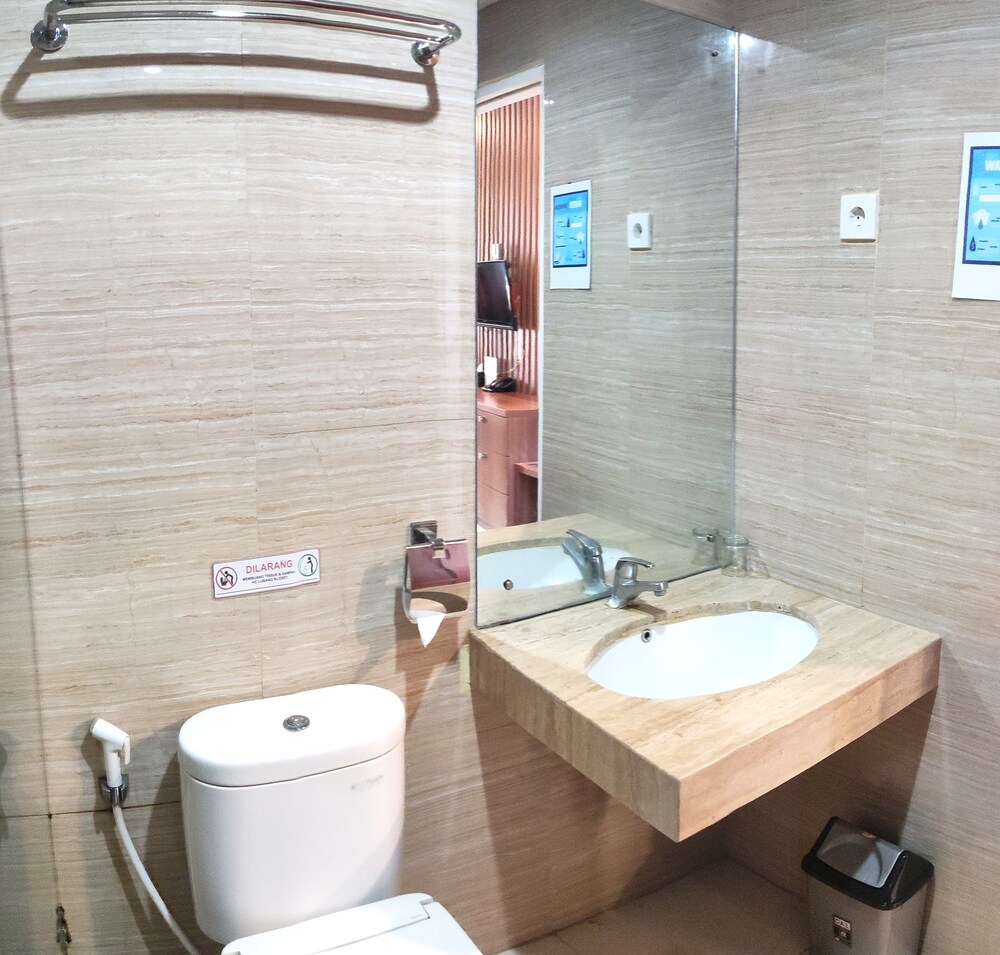 Lombok Vaganza Hotel & Convention 32/38