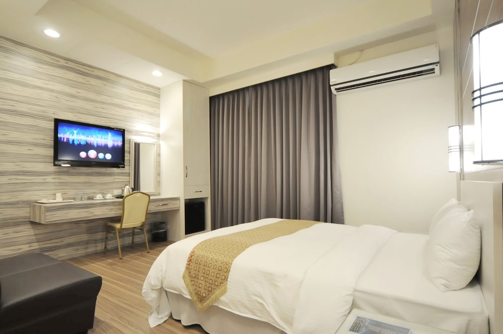 EXECUTIVE, TWIN BEDS