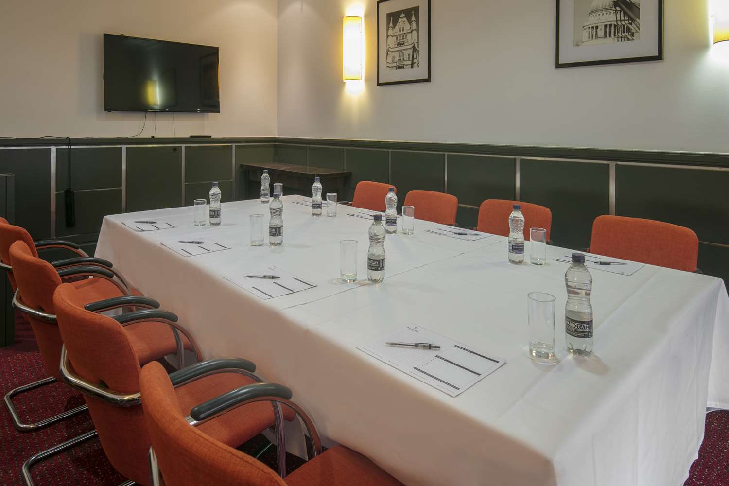 The Crown London, WorldHotels Distinctive 41/47