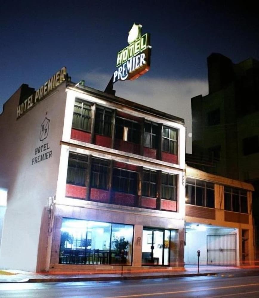 Premier Hotel 2/40