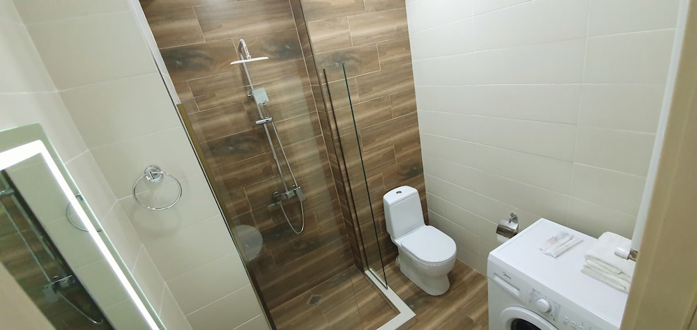 Vazi Aparthotel 43/49
