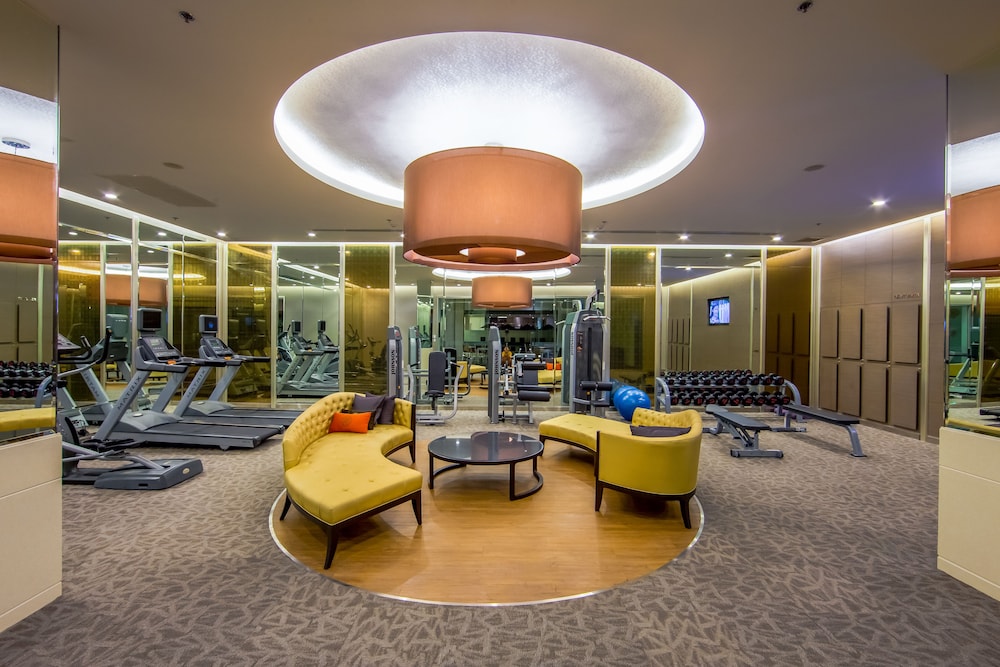 Mandarin Hotel Managed By Centre Point 53/71