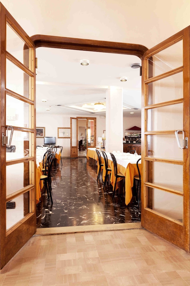 Hotel Savoia E Campana 64/72