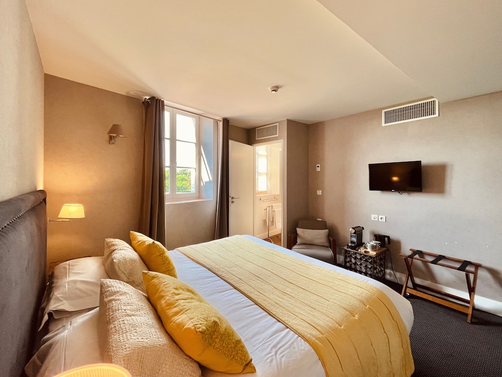 Hotel & Restaurant Des Basses Pyrenees 10/50