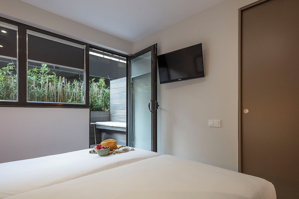 Aparthotel BCN Montjuic 33/96