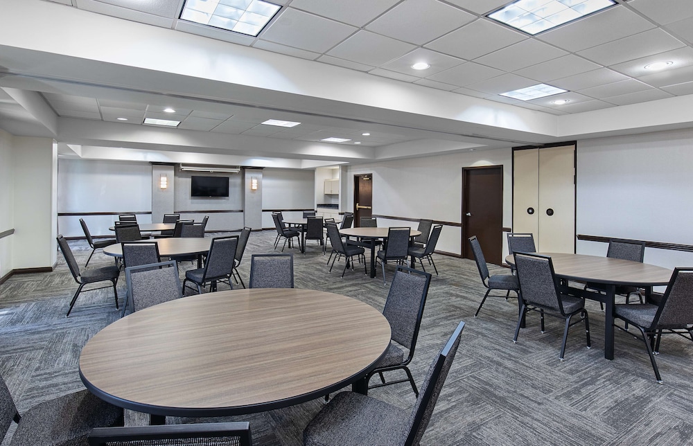 Hyatt Place Louisville East 54/60