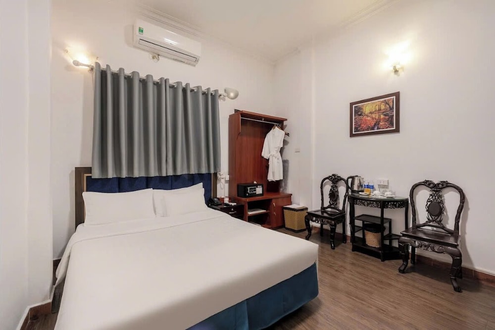 A25 Hotel Doi Can 12/36