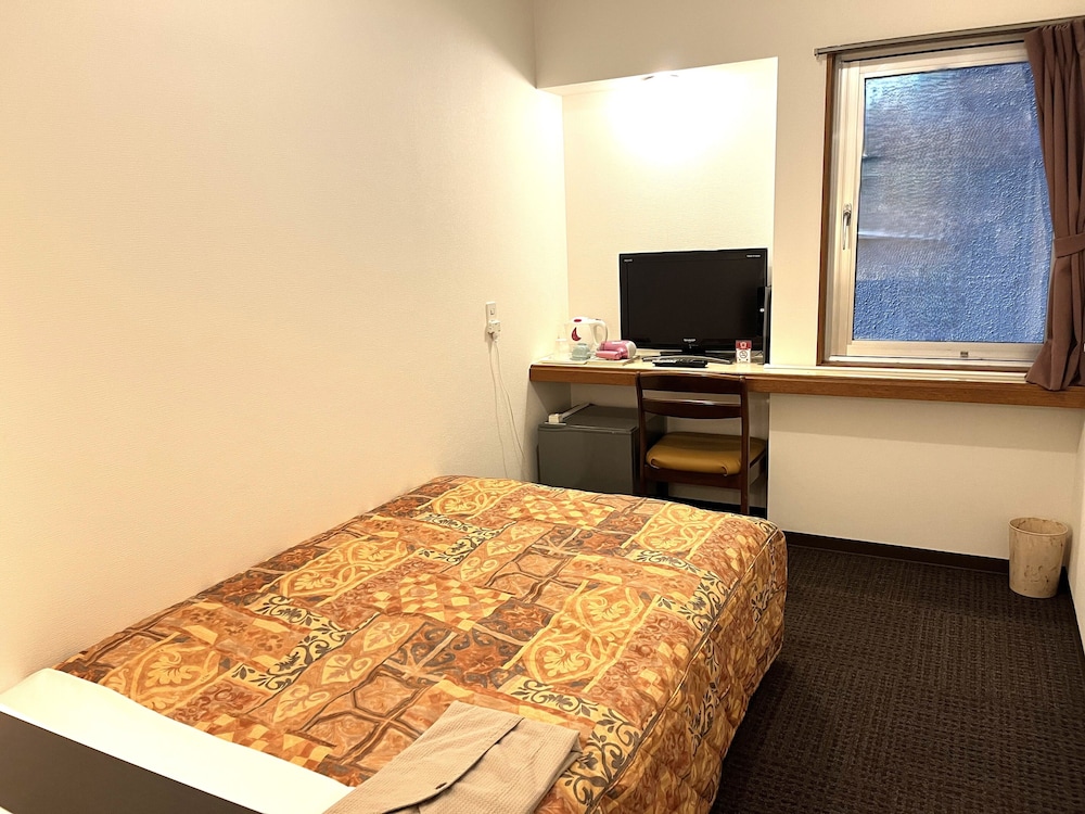 SEMI ROOM, SEMI DOUBLE BED