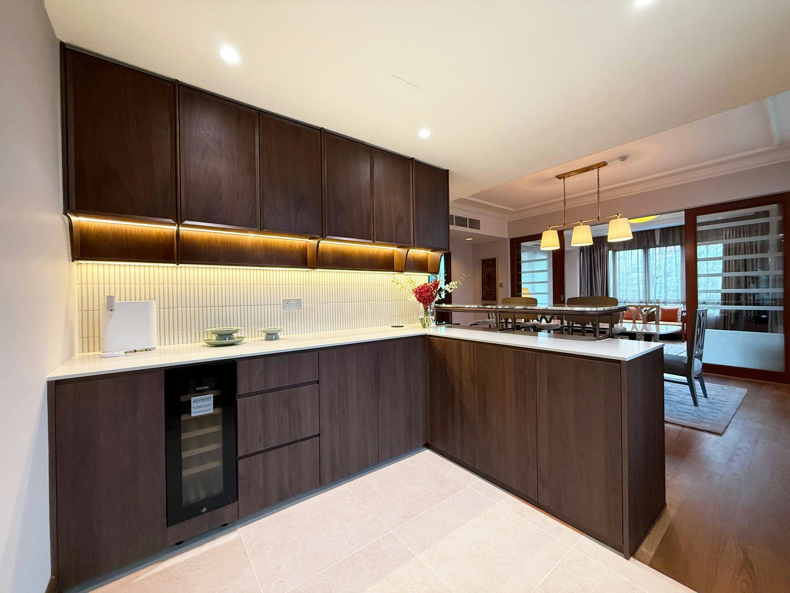 TREETOPS EXECUTIVE RESIDENCES 52/71