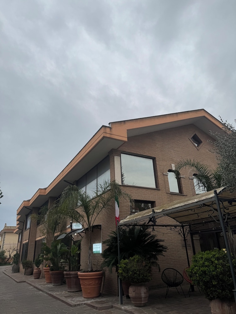 Euro House Inn Airport Hotel Residence 2/72