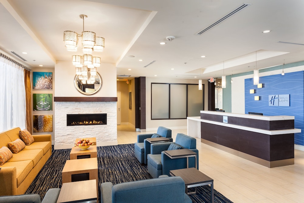 Holiday Inn Express At Monterey Bay 7/50