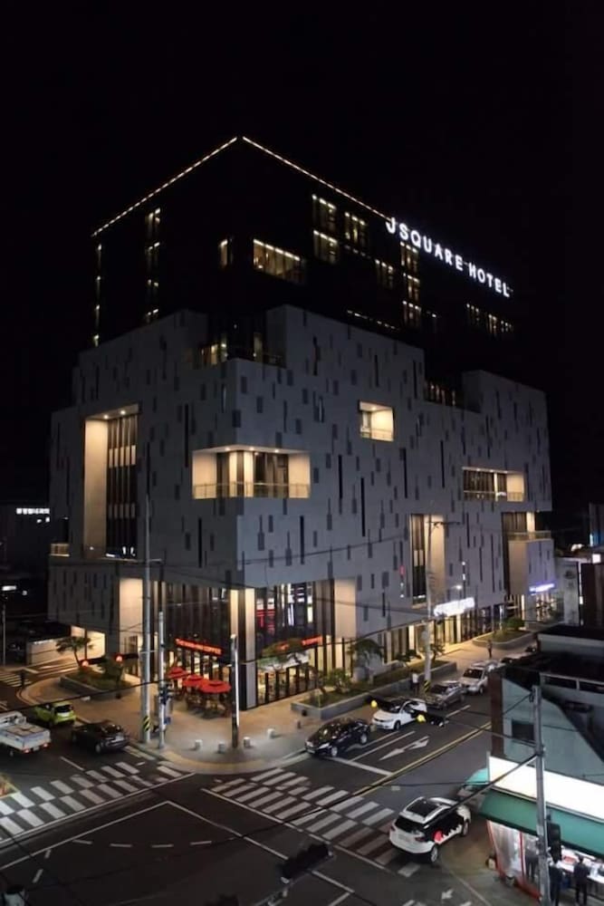 J Square Hotel 3/46