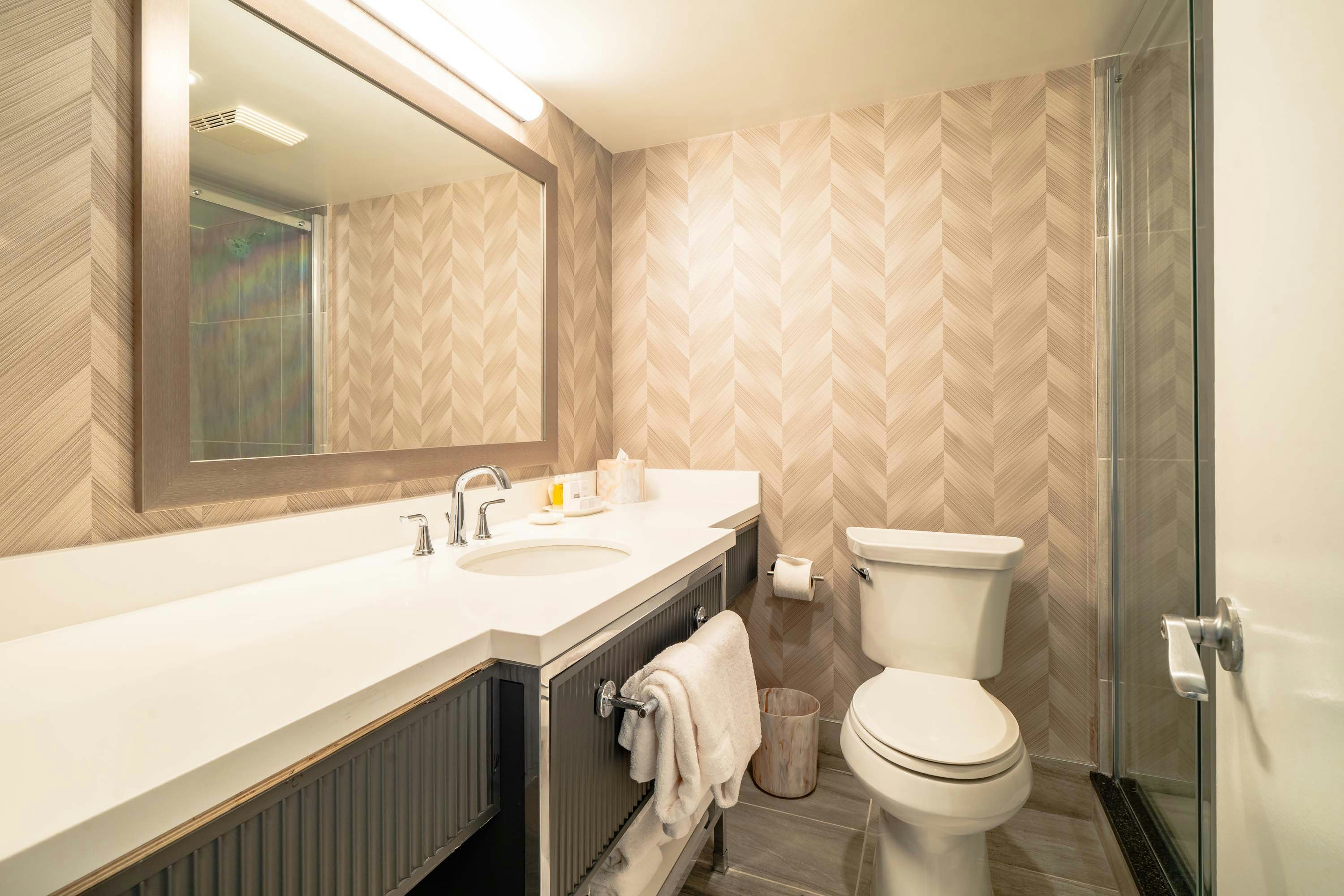 جناح بريميوم بسرير كينج بغرفة نوم واحدة مع أريكة، La Grande Residence at the Sutton Place Hotel 3/5