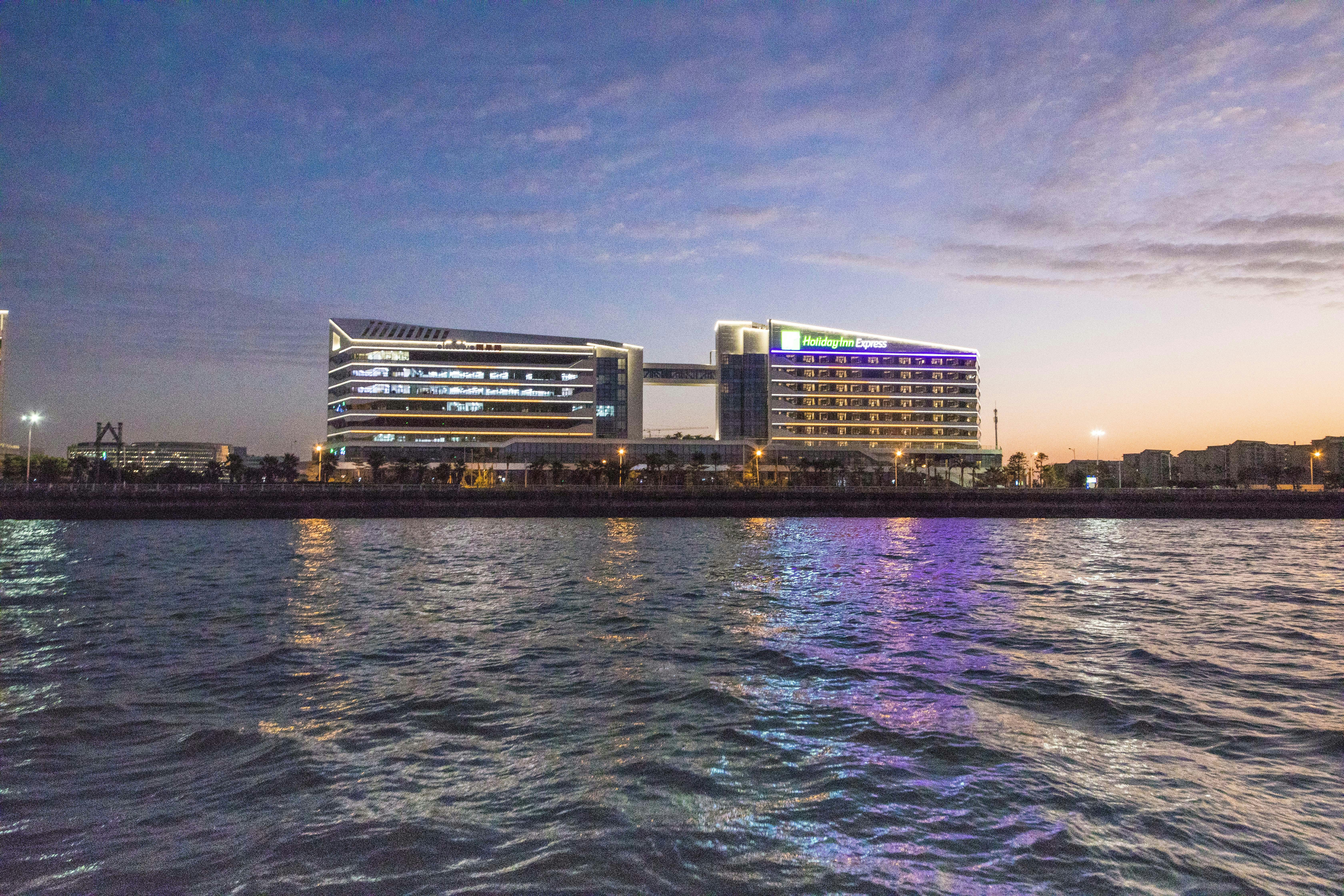 Holiday Inn Express Xiamen Airport Zone 32/33