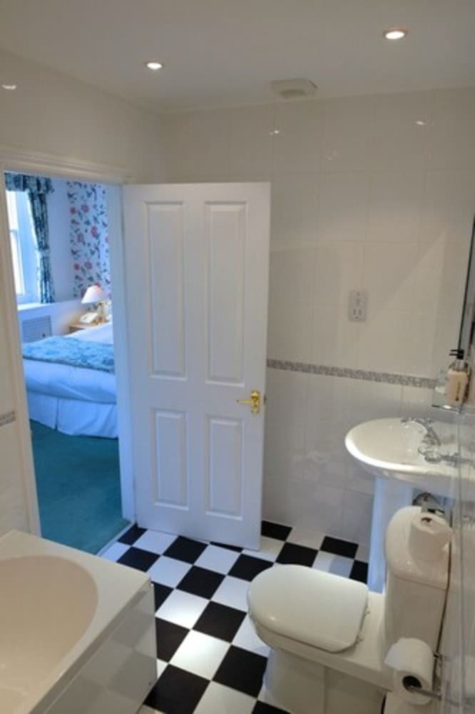 Woodlands Manor 39/100