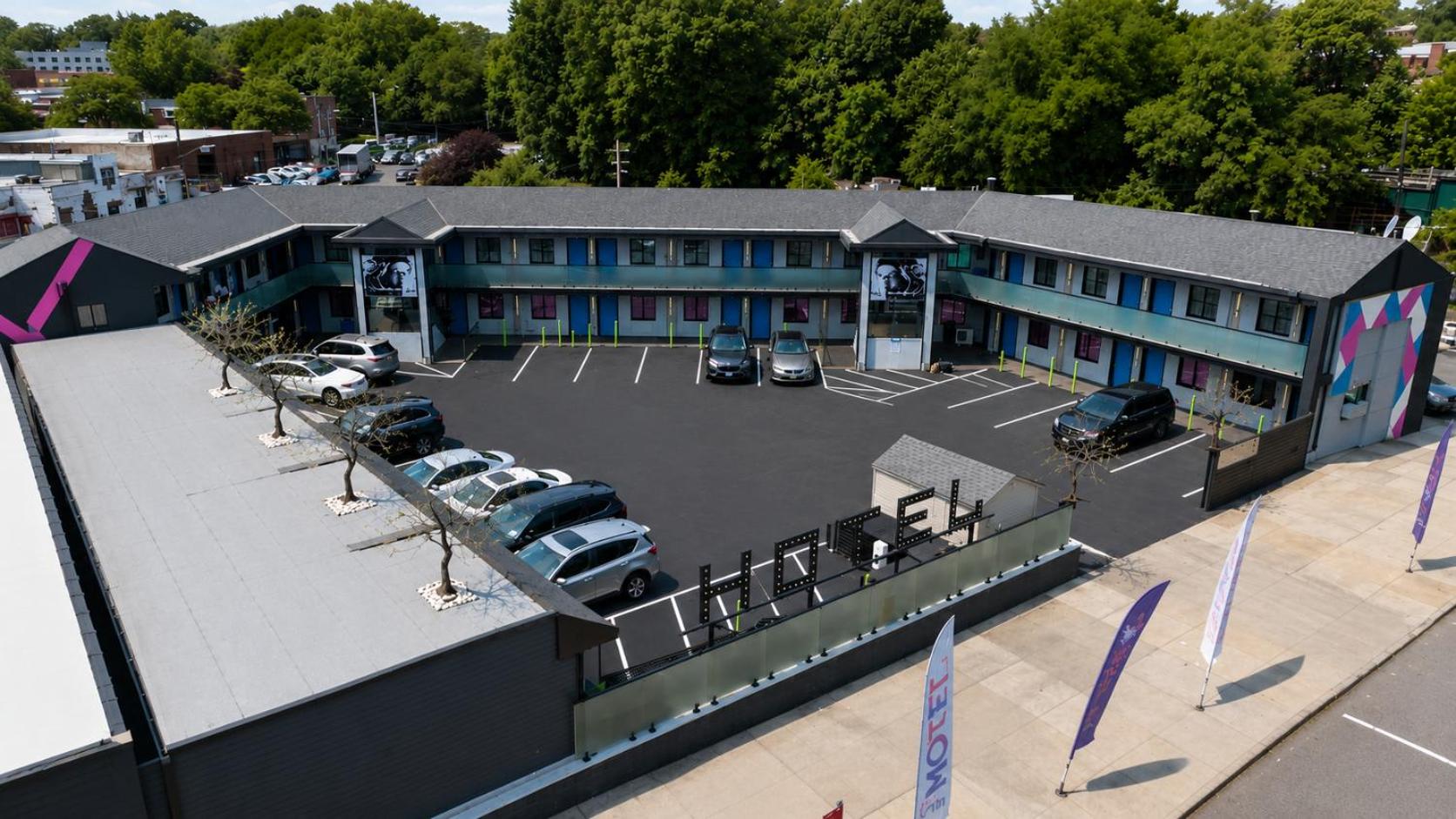 Hotel OPUS Bronx Near Bay Plaza Mall 43/46