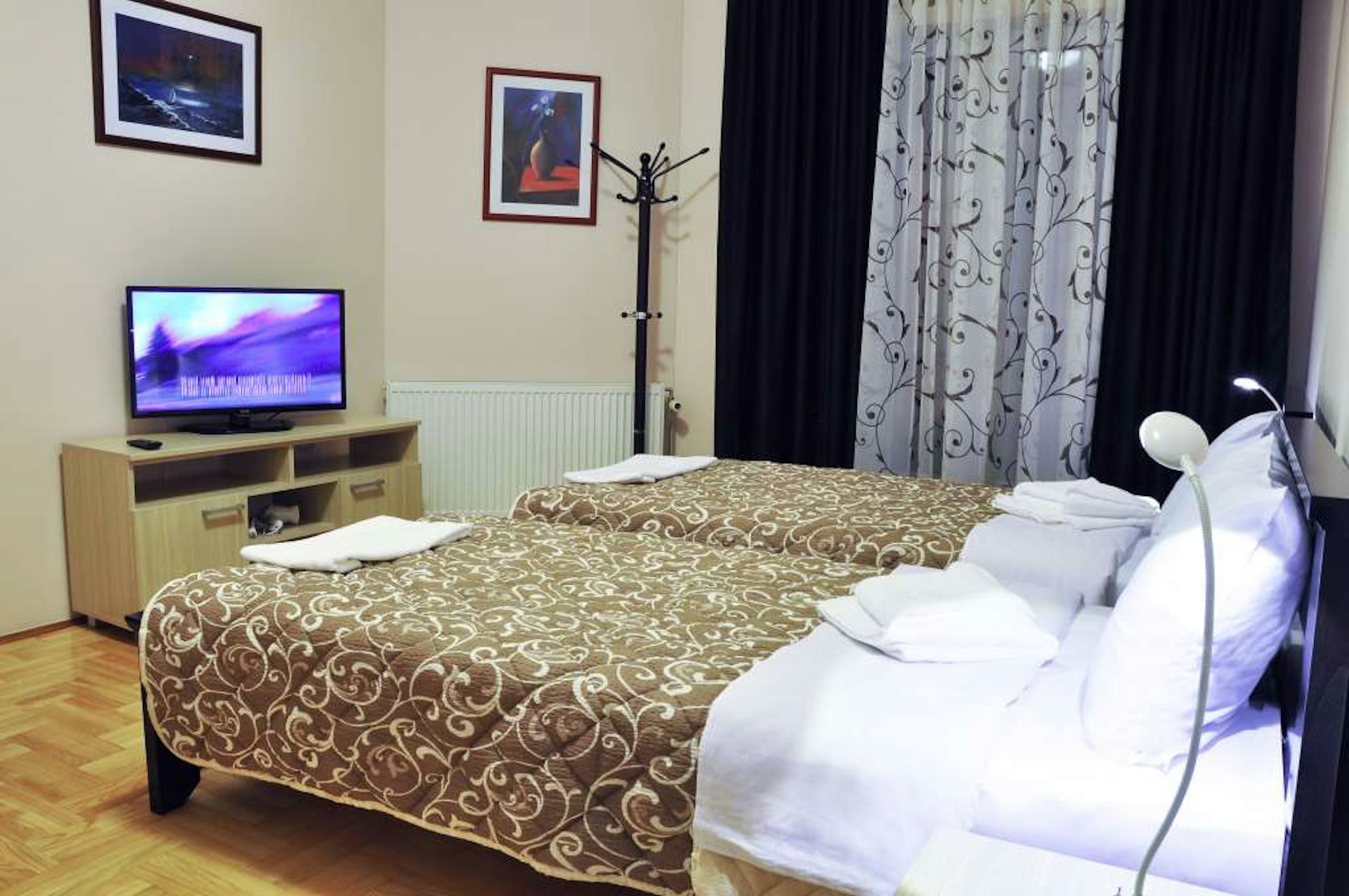 Garni Hotel Lotos 8/22