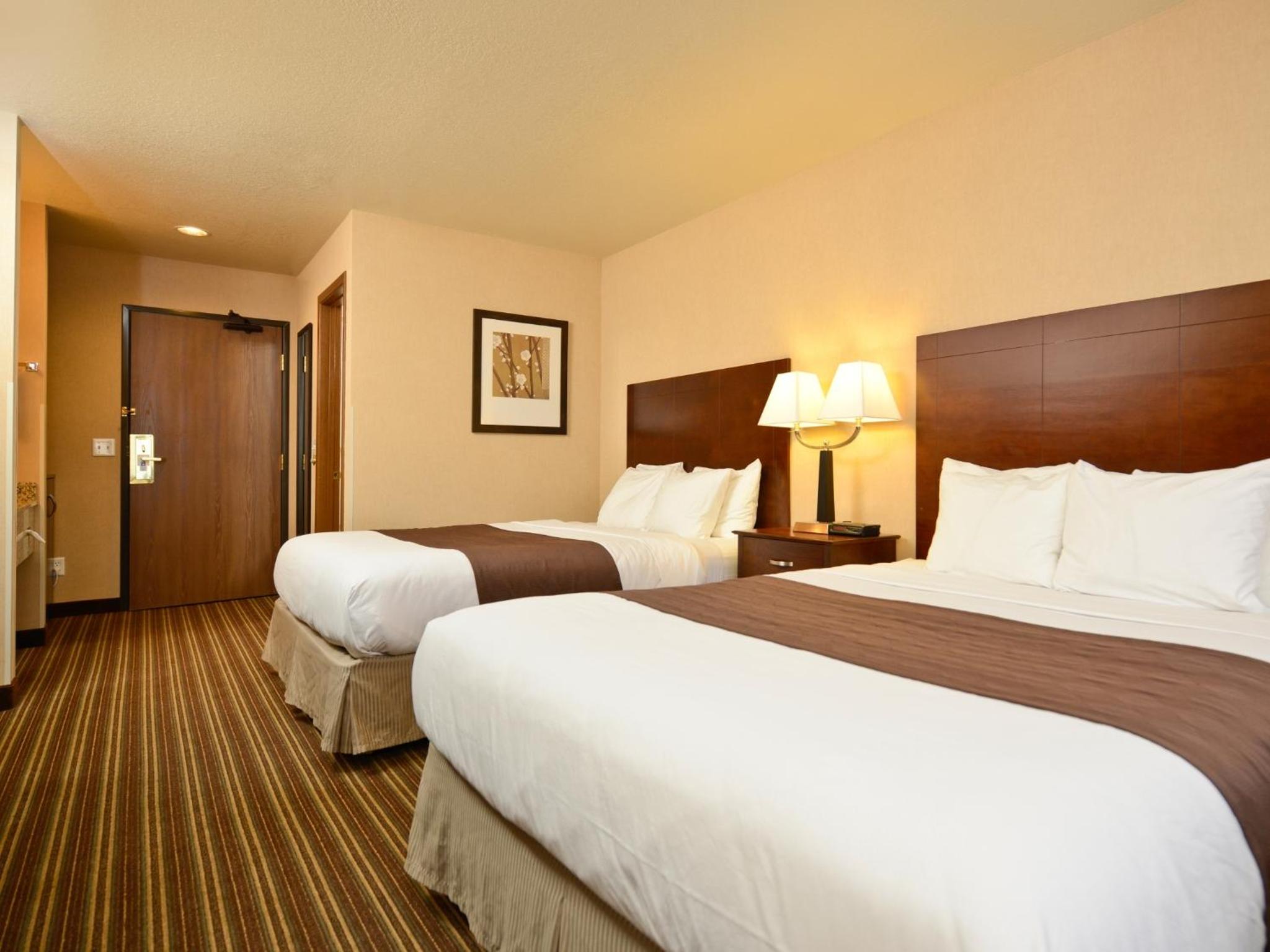 Yellowstone West Gate Hotel 23/51