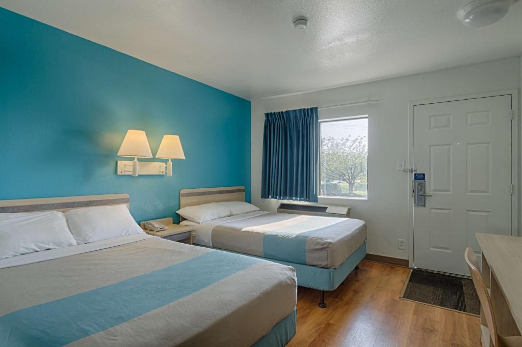 Room, 2 King Beds
