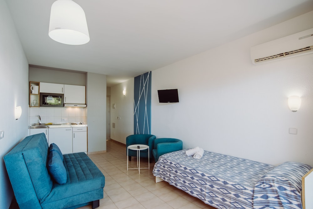Alper Apartments 7/28