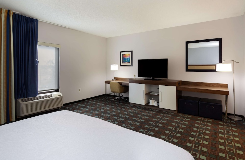 Hampton Inn Spring Hill 17/43