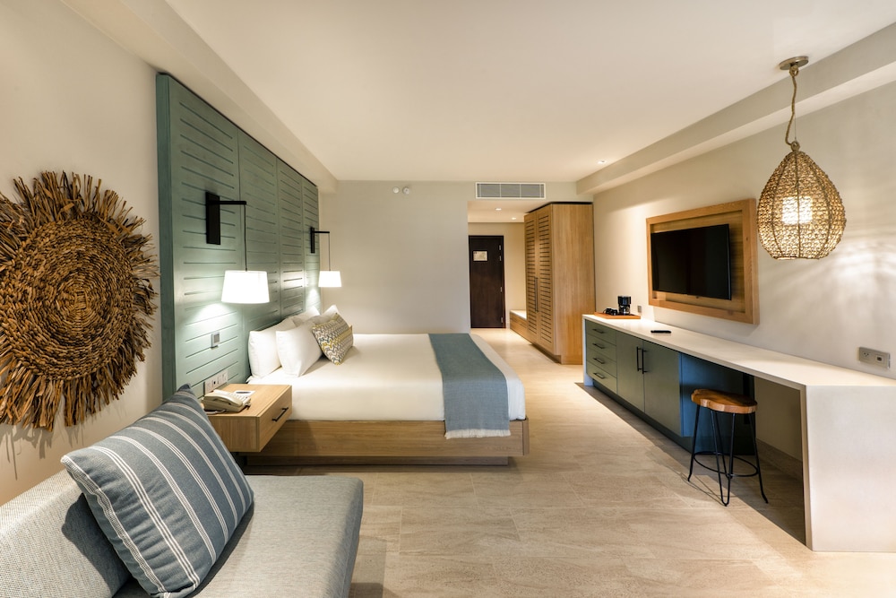 RESORT KING - OCEAN VIEW JUNIOR SUITE