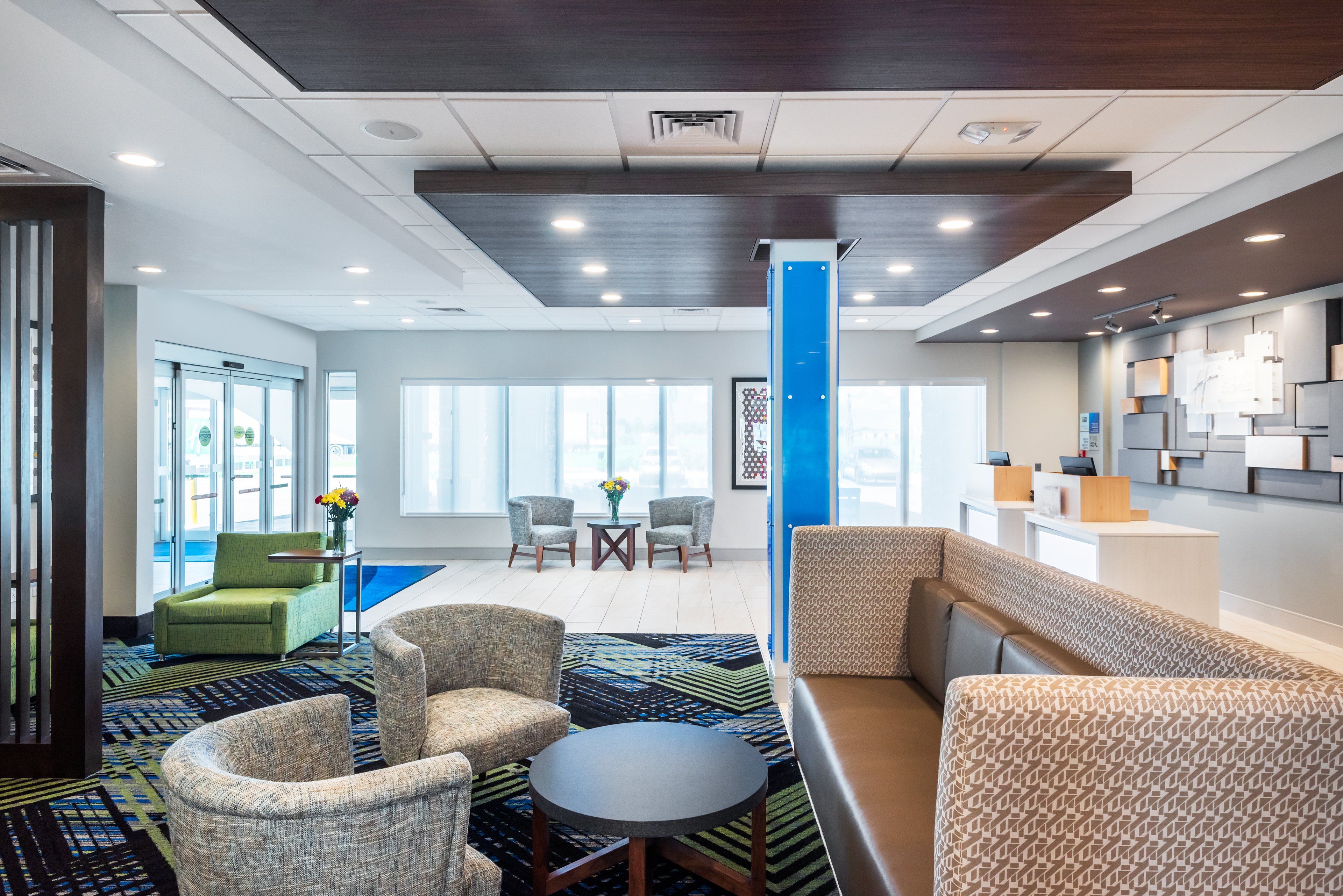 Holiday Inn Express & Suites Punta Gorda 27/45