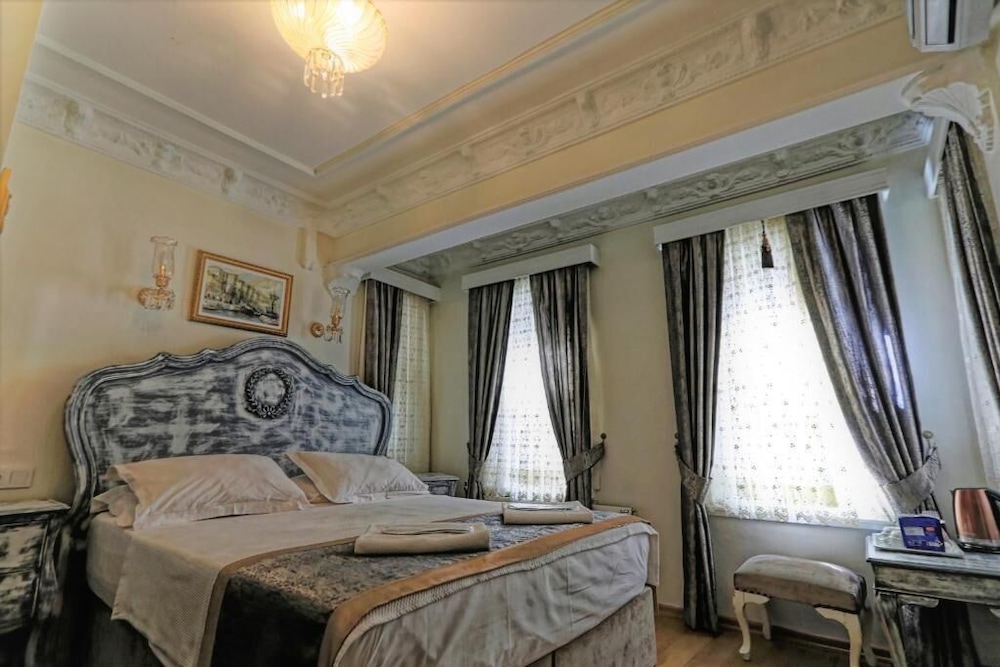 Romantic Mansion 3/16