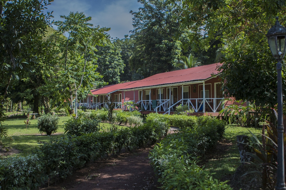 Caribbean Paradise Eco-Lodge 4/50