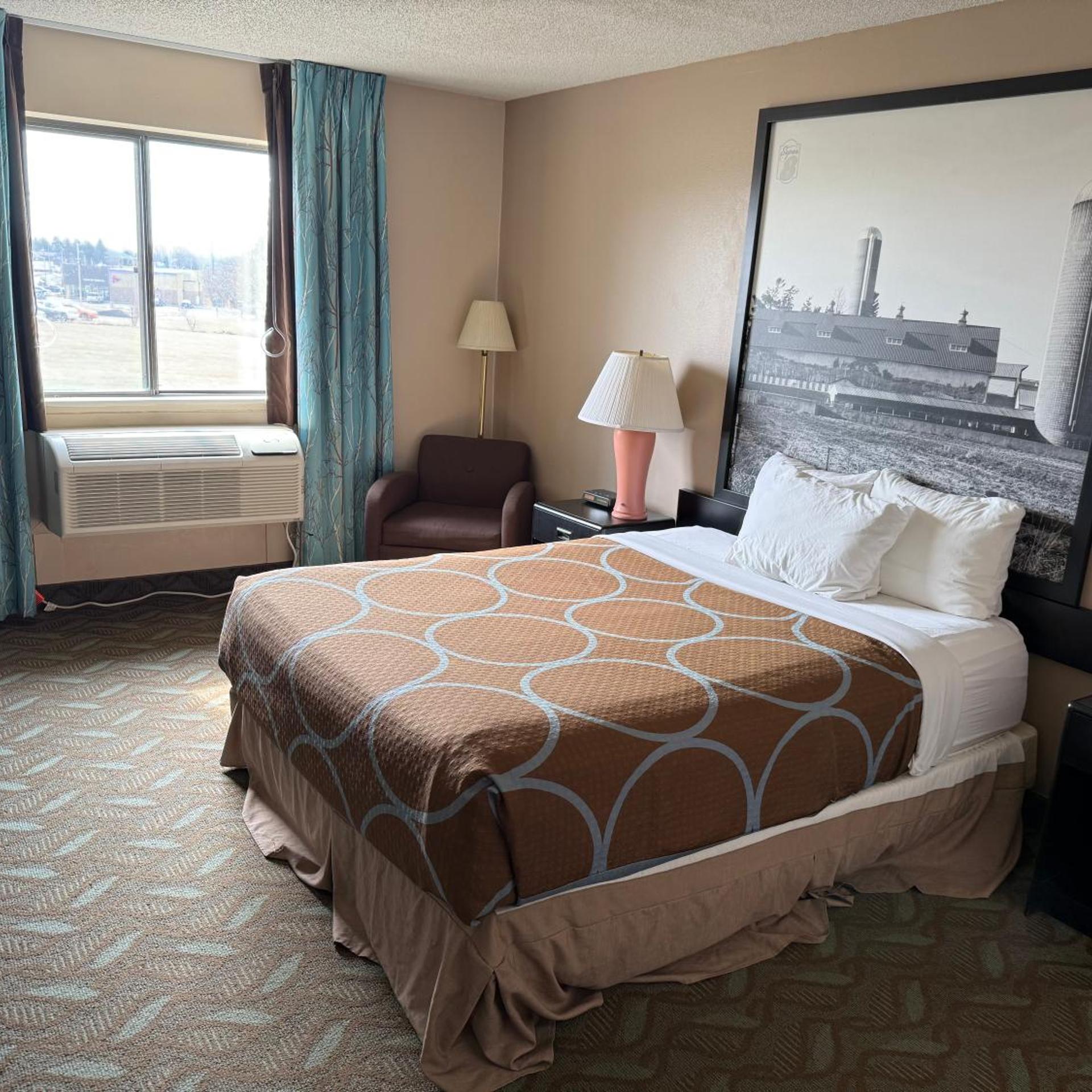 Dodgeville Inn & Suites 14/44