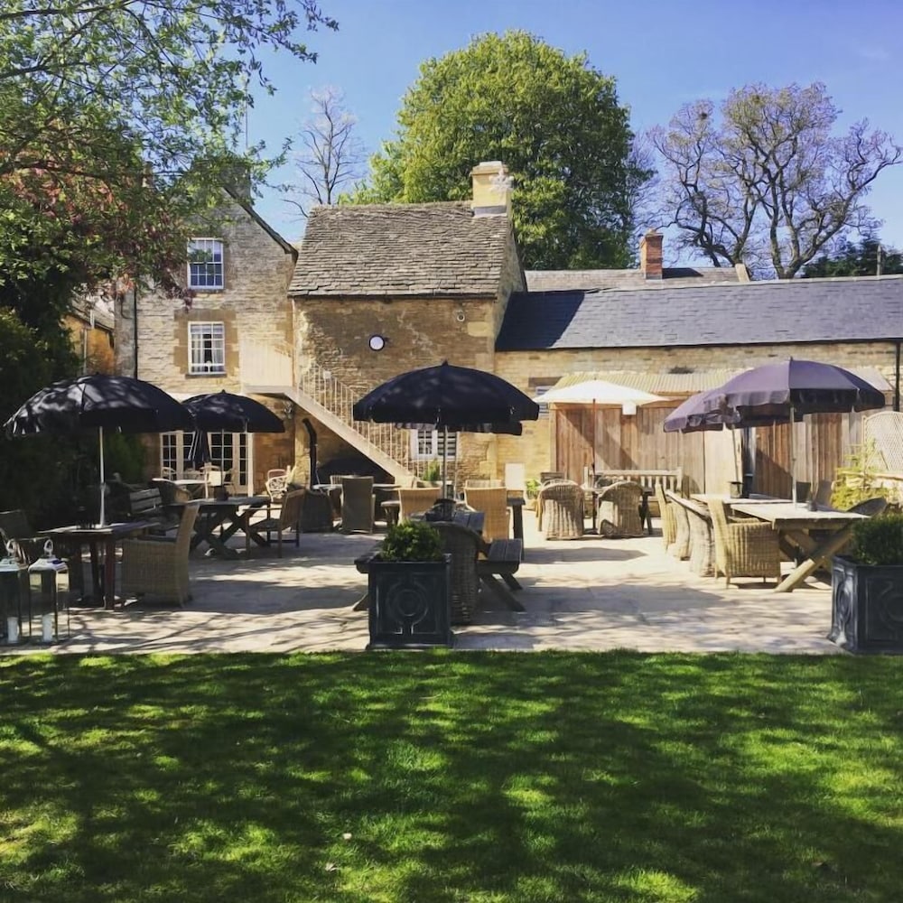 The Wychwood Inn 38/47