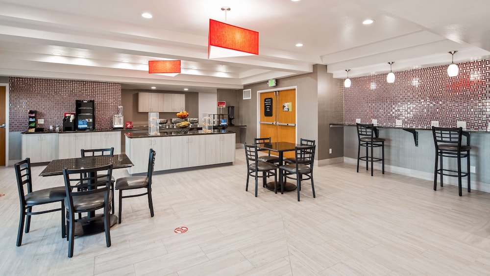 Best Western Plus Twin Falls Hotel 30/37