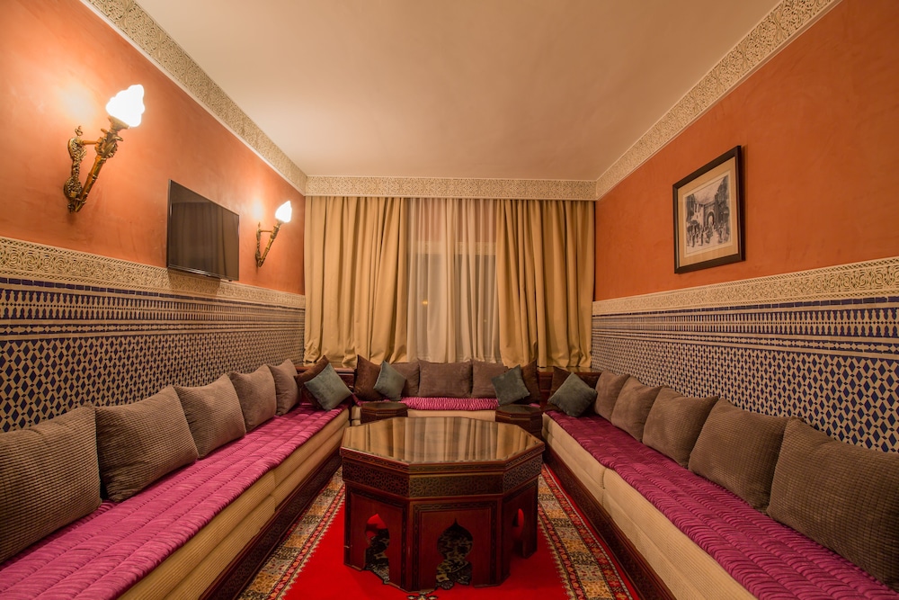 Hotel Riad Ennakhil 50/74