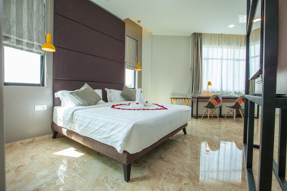 Bzz Hotel 10/61