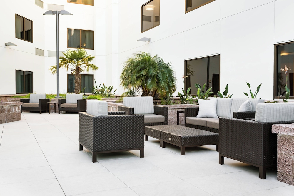 Courtyard Redwood City 31/48