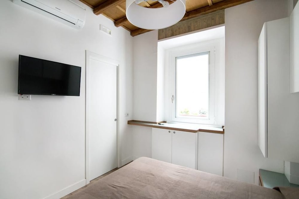Domenichino Luxury Home 30/45