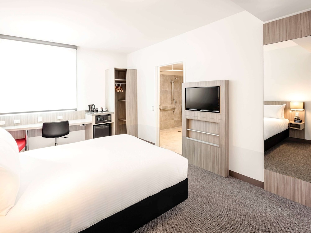 Ibis Mackay 10/67