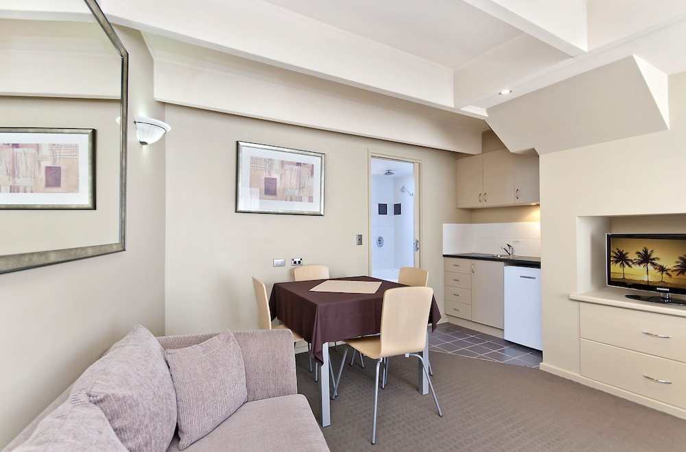 Comfort Inn On Raglan 32/39