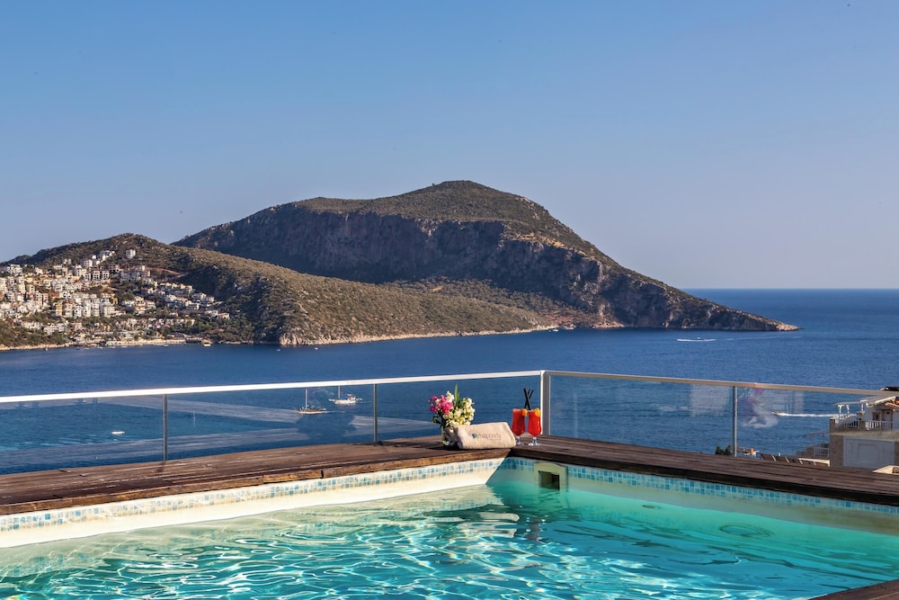 Rhapsody Hotel Kalkan - Adults Only +12 83/88