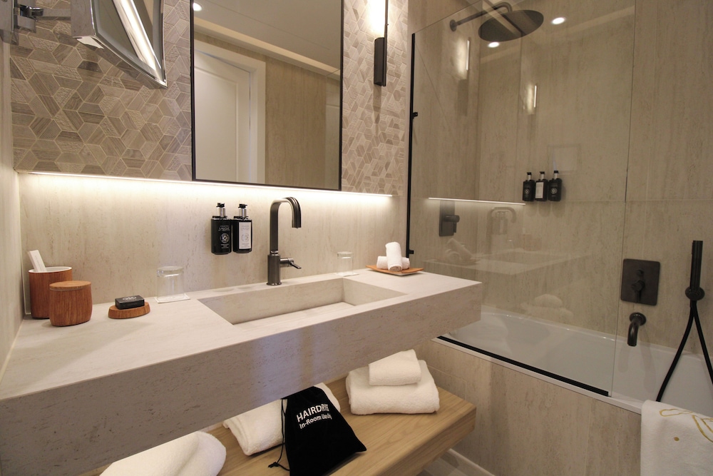 Prestige, King Bed, Bay View, Terrace