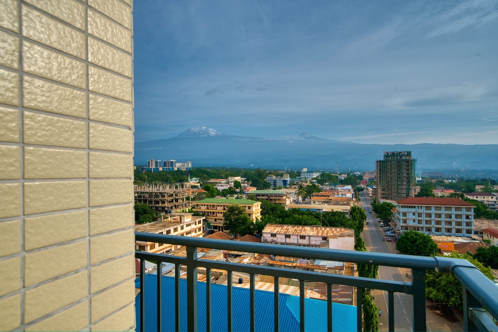 Kibo Moshi Palace Hotel 49/53